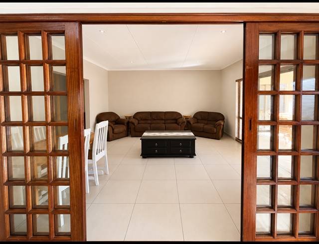 4 BEDROOM HOUSE FOR SALE IN THREE RIVERS EAST